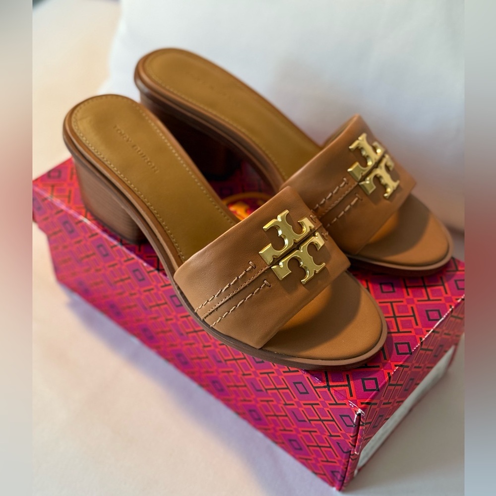 Tory Burch Everly block heels new in box